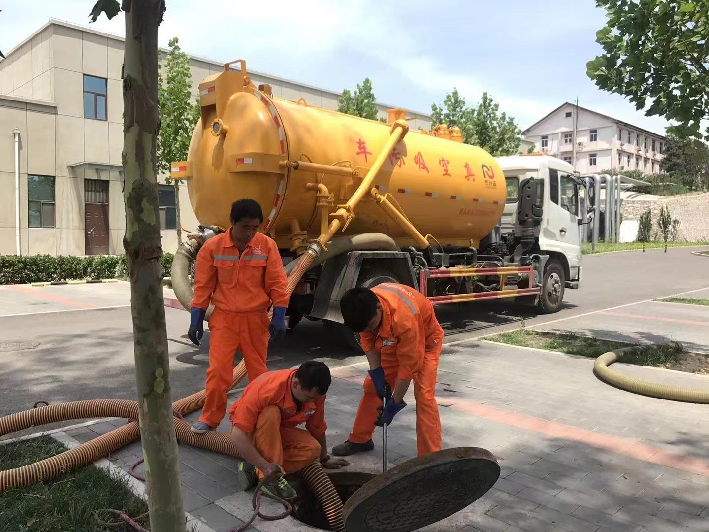 西吉化粪池清理与5-8吨吸粪车施工效率分析
